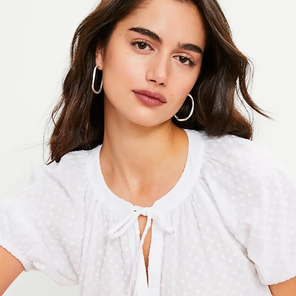 Loft Clip Tie Neck Puff Sleeve Top